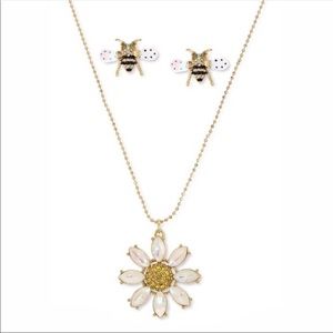 BETSEY JOHNSON DAISY NECKLACE & BEE EARRINGS SET